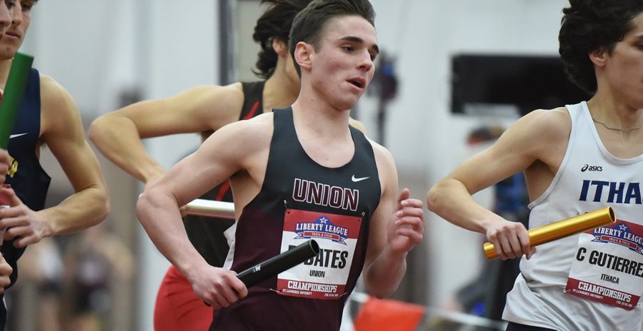 David Bates ’21 carrying the Baton for the Dutchmen during the annual Utica College Pioneer Open. Photo courtesy Union Athletics.