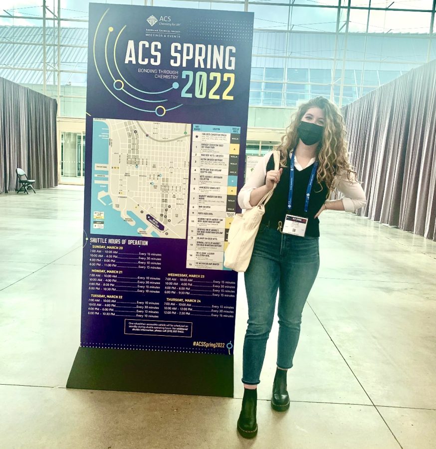 Madison DiMauro 22 visits San Diego to present her thesis research at the national American Chemical Society Conference