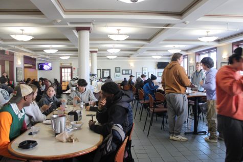 West Dining Hall at lunch time on February 13. Traffic in the dining hall increased after the closure of Upperclass dining hall in Reamer. 