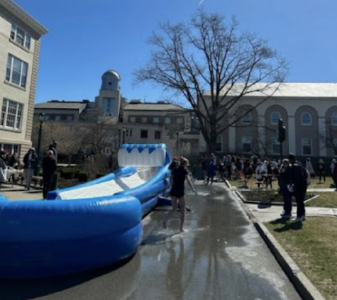 Dippers prepare to slide in front of Reamer.