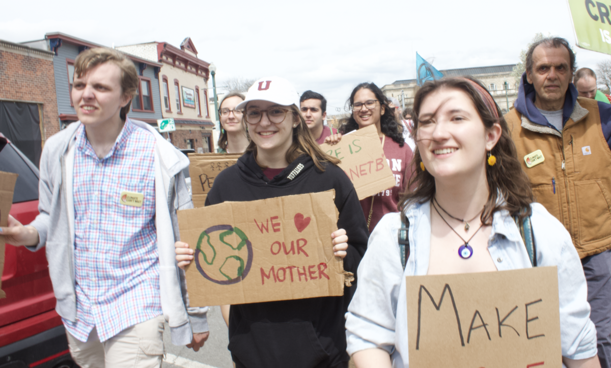 Union+students+march+at+the+Schenectady+March+for+Climate.